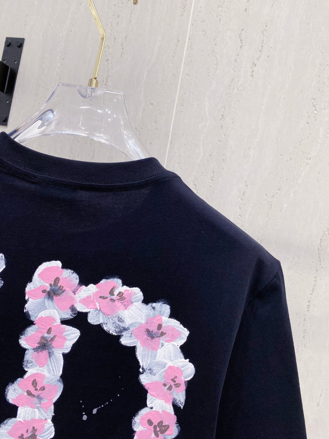 迪*DIOR 25SS春夏新款首发专柜最新款短袖圆领T恤 手绘高端订制 设计前卫时尚！品牌logo重工艺