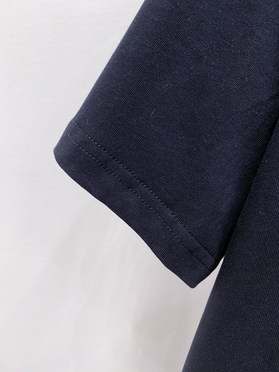 迪*DIOR 25SS春夏新款首发专柜最新款短袖圆领T恤 手绘高端订制 设计前卫时尚！品牌logo重工艺