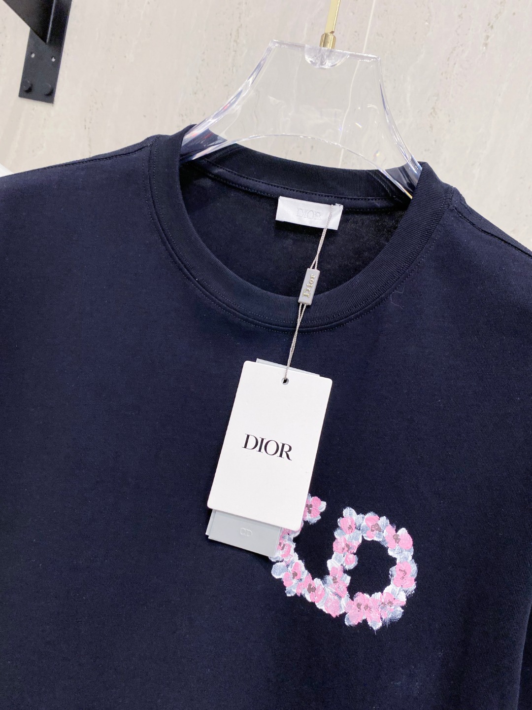 迪*DIOR 25SS春夏新款首发专柜最新款短袖圆领T恤 手绘高端订制 设计前卫时尚！品牌logo重工艺