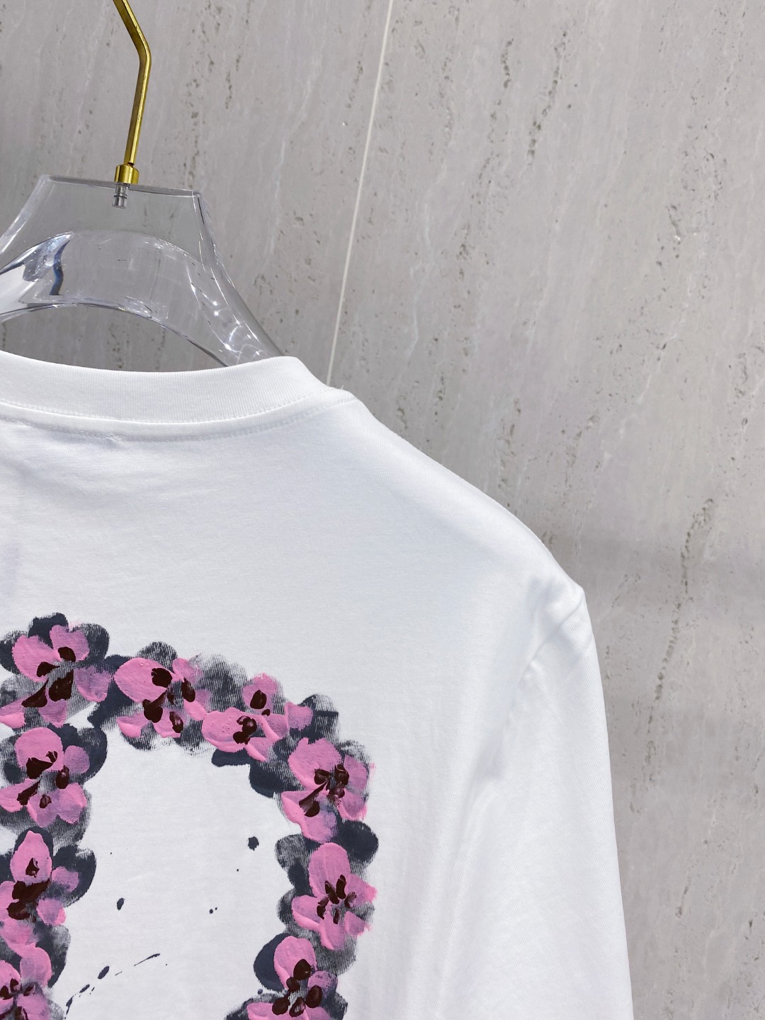 迪*DIOR 25SS春夏新款首发专柜最新款短袖圆领T恤 手绘高端订制 设计前卫时尚！品牌logo重工艺