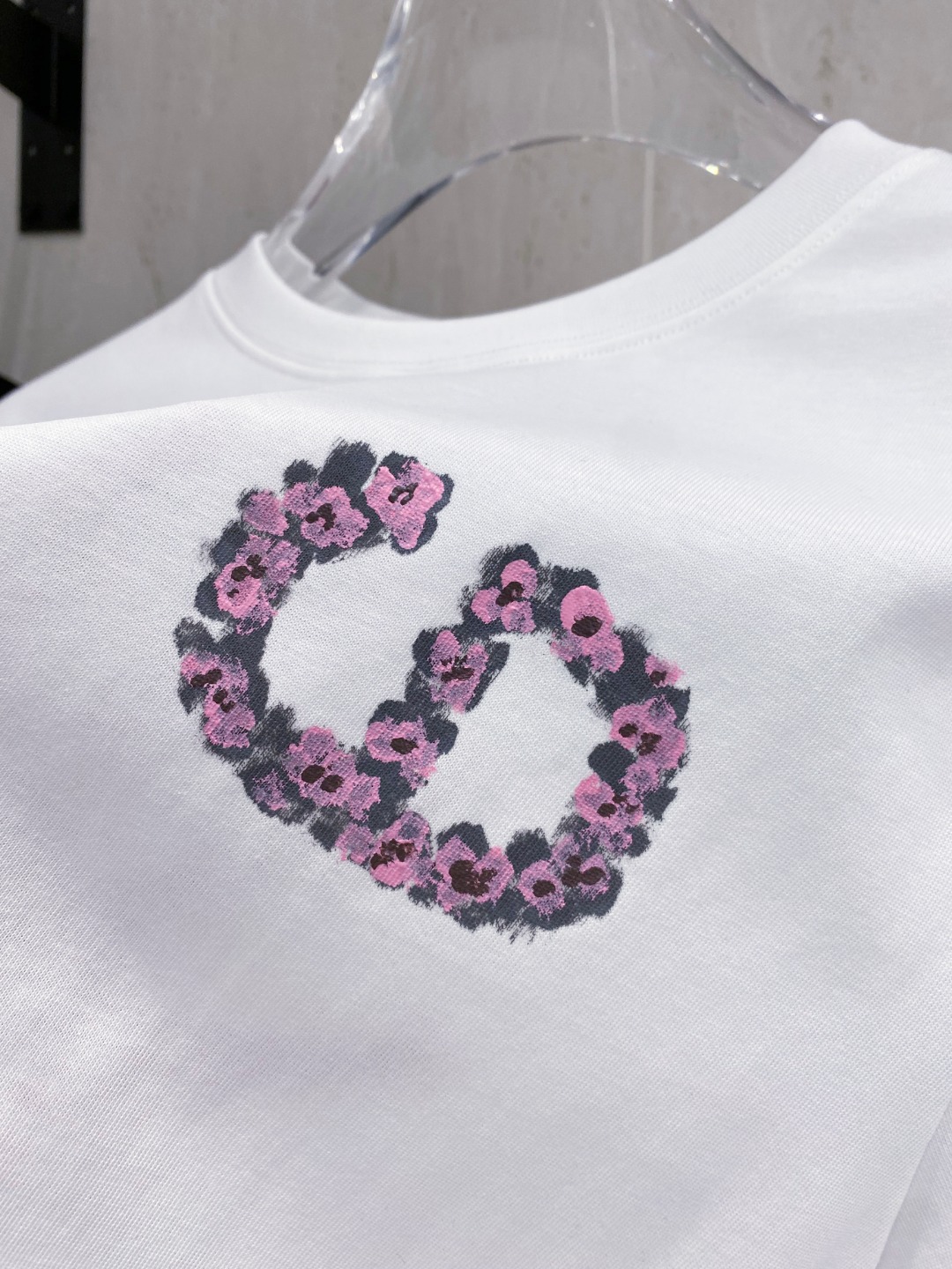 迪*DIOR 25SS春夏新款首发专柜最新款短袖圆领T恤 手绘高端订制 设计前卫时尚！品牌logo重工艺