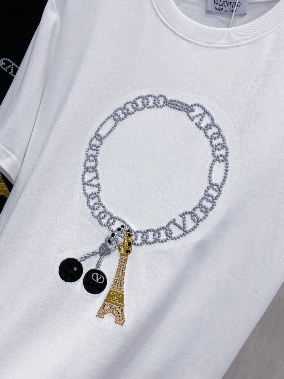 华伦天*valentino 25SS春夏新款首发专柜最新款短袖圆领T恤 高端订制 设计前卫时尚！品牌lo