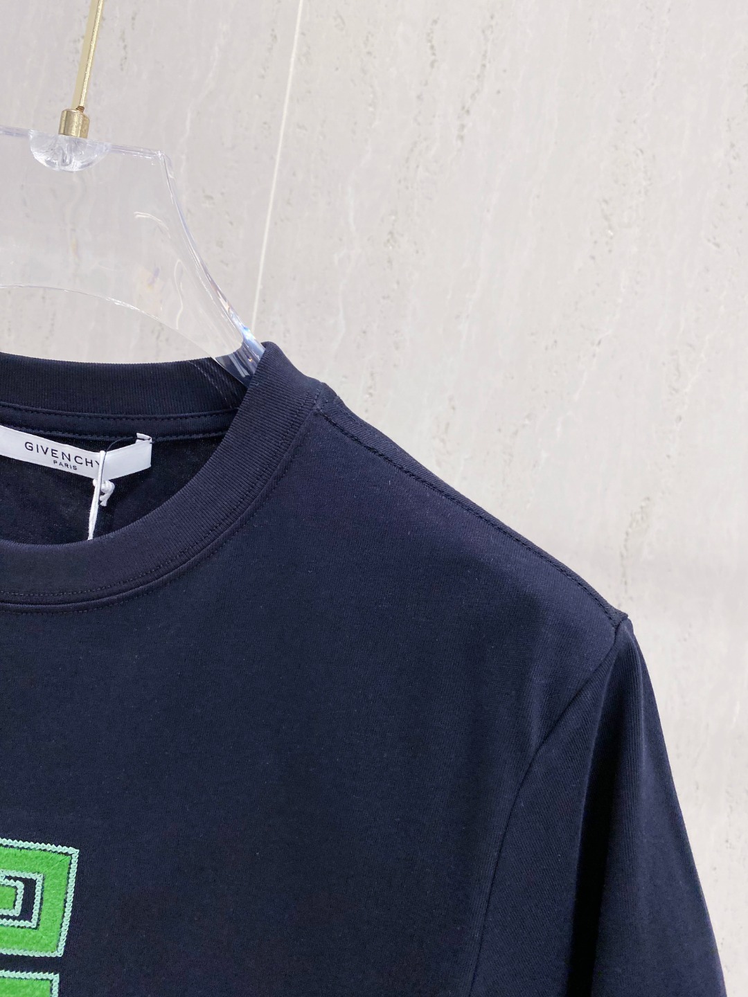 Givenchy Men's Logo Print Crew Neck T-Shirt | Soft Premium Cotton Tee 5 o 1ir5d7oib1h0un5a9c9mea16ue3