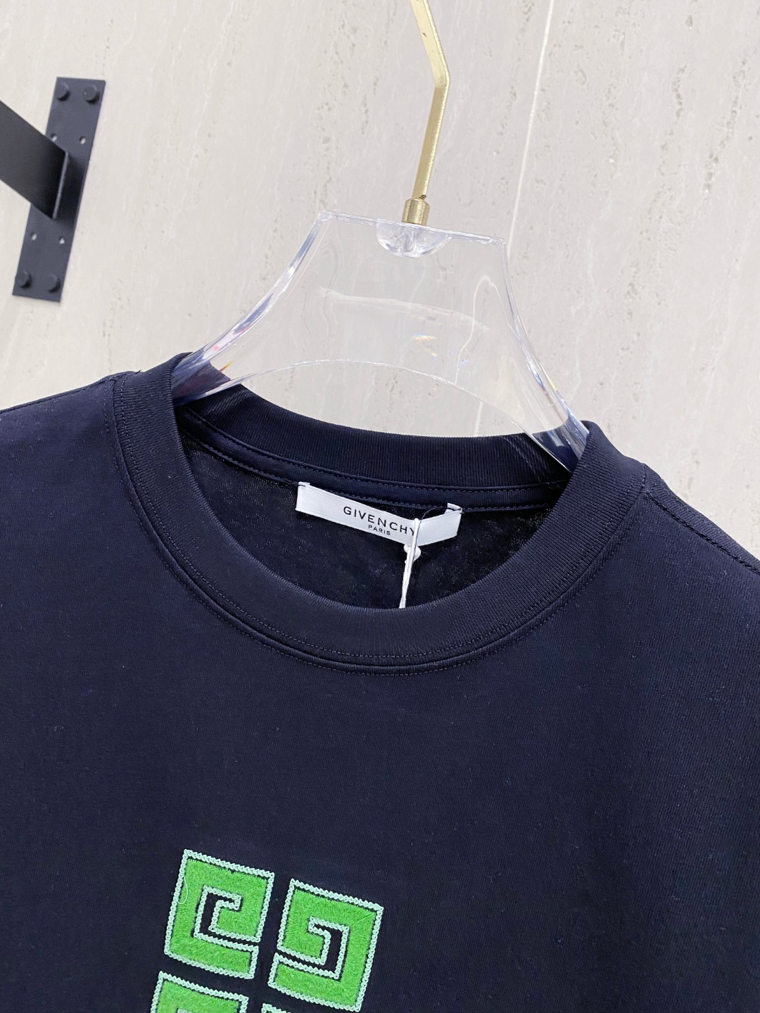 Givenchy Men's Logo Print Crew Neck T-Shirt | Soft Premium Cotton Tee 6 o 1ir5d7oicgqditica8aud1ild4