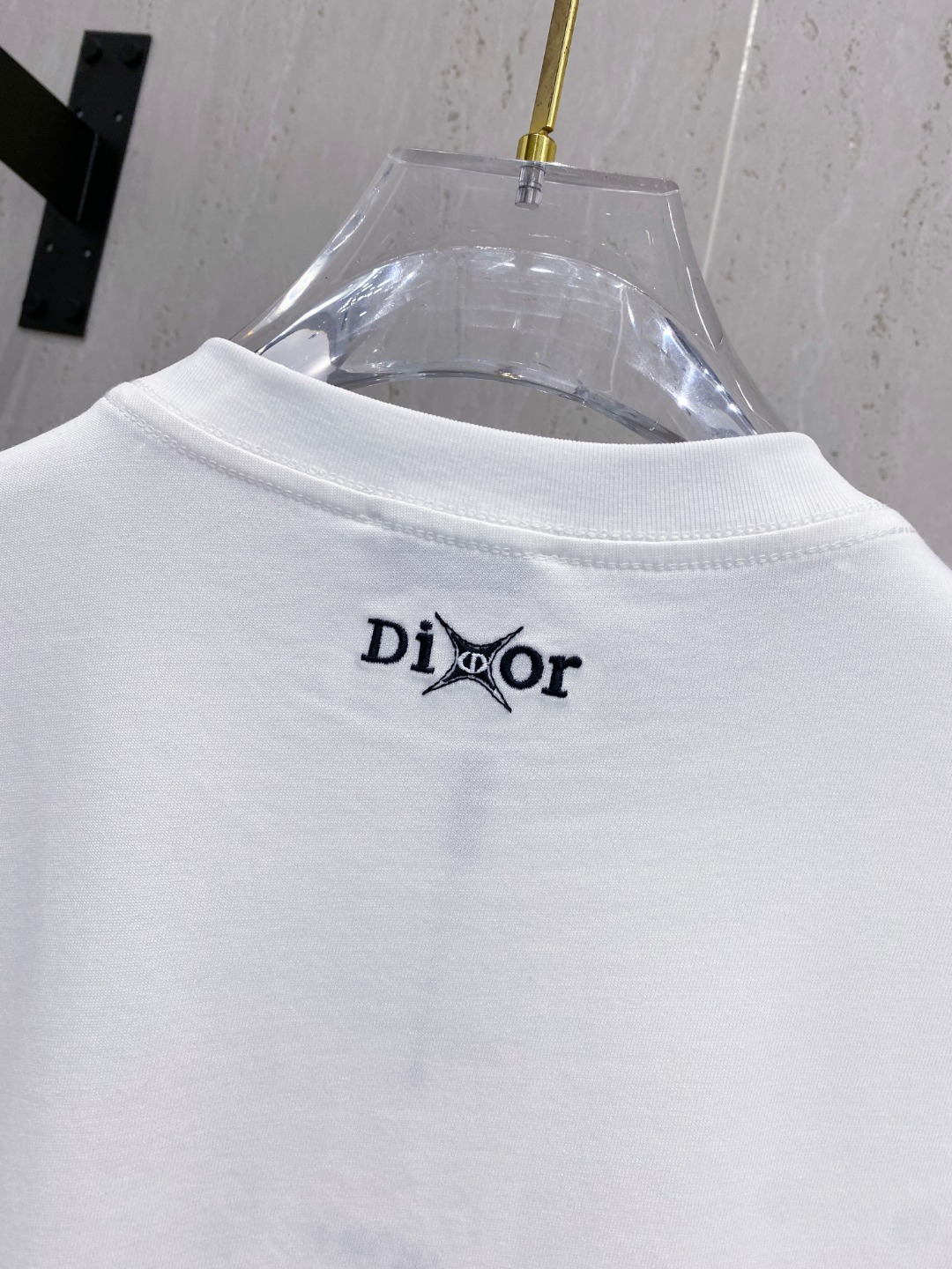 迪*DIOR 25SS春夏新款首发专柜最新款短袖圆领T恤 高端订制 设计前卫时尚！品牌logo重工艺设计