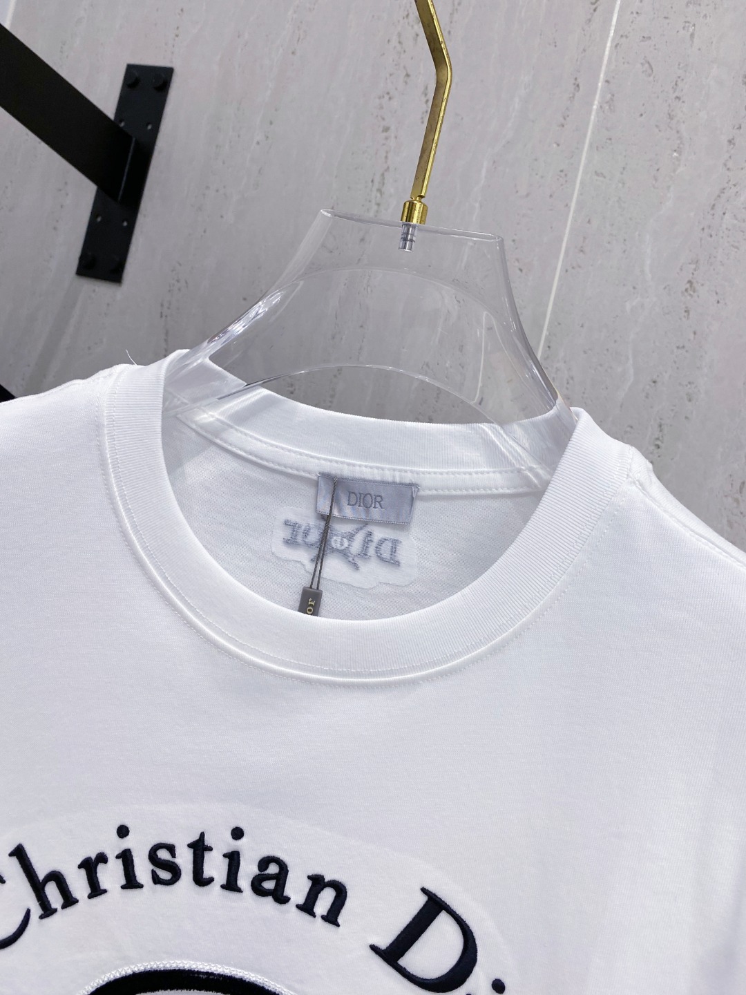 迪*DIOR 25SS春夏新款首发专柜最新款短袖圆领T恤 高端订制 设计前卫时尚！品牌logo重工艺设计