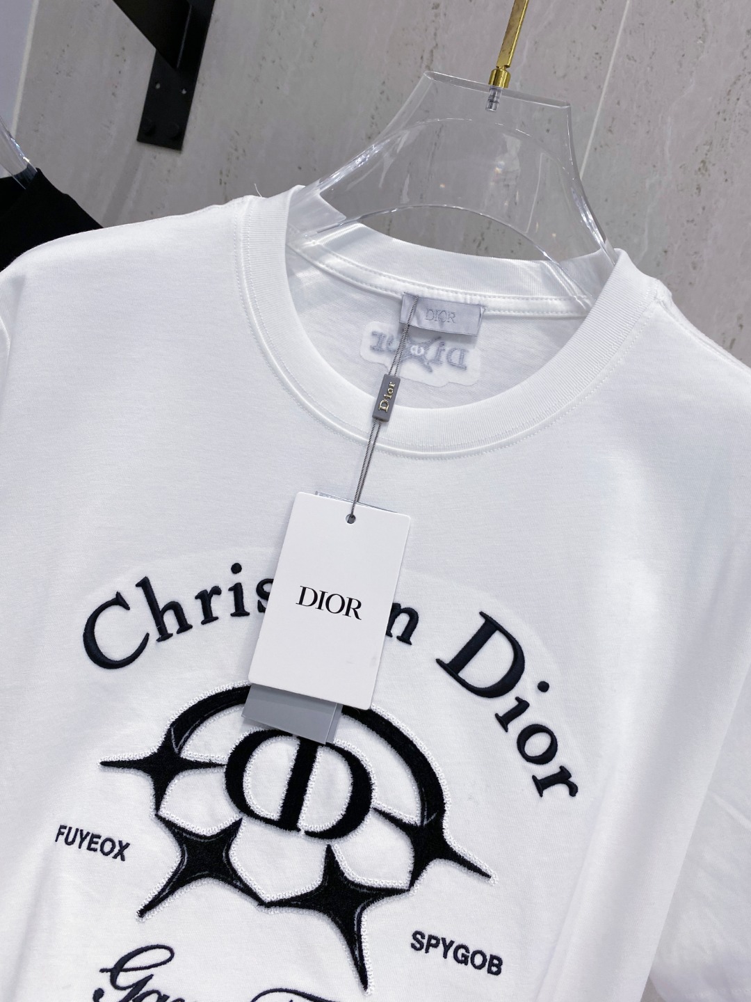 迪*DIOR 25SS春夏新款首发专柜最新款短袖圆领T恤 高端订制 设计前卫时尚！品牌logo重工艺设计