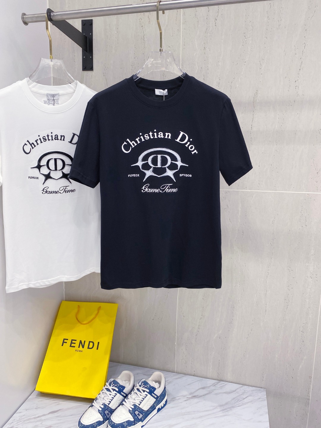 迪*DIOR 25SS春夏新款首发专柜最新款短袖圆领T恤 高端订制 设计前卫时尚！品牌logo重工艺设计