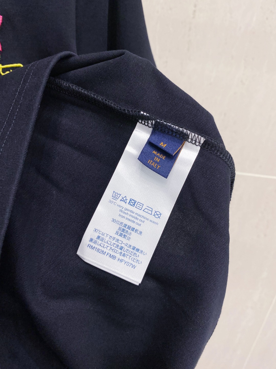 路易威*1V 25SS春夏新款首发专柜最新款短袖圆领T恤 高端订制 设计前卫时尚！品牌logo重工艺设计