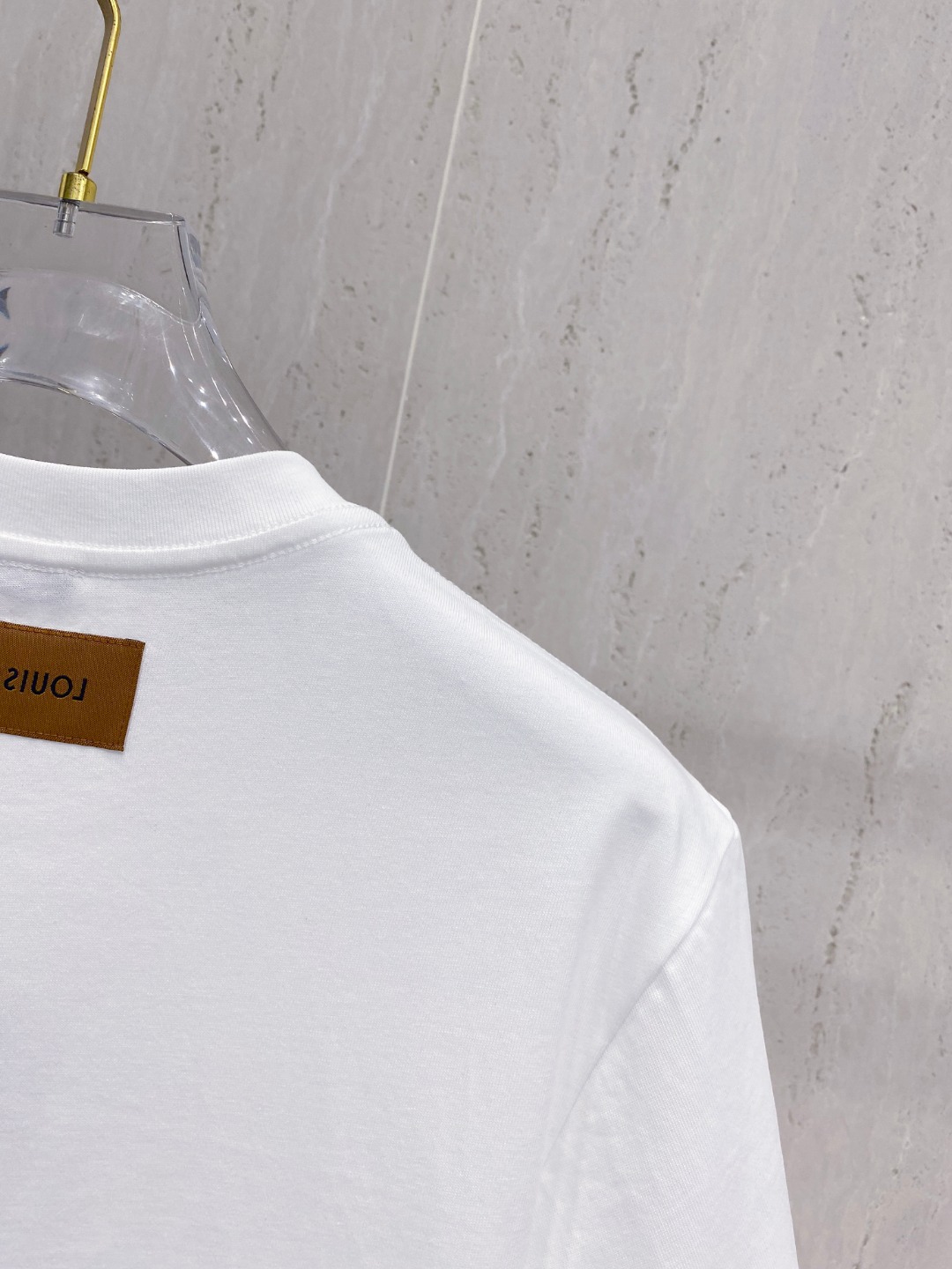 路易威*1V 25SS春夏新款首发专柜最新款短袖圆领T恤 高端订制 设计前卫时尚！品牌logo重工艺设计