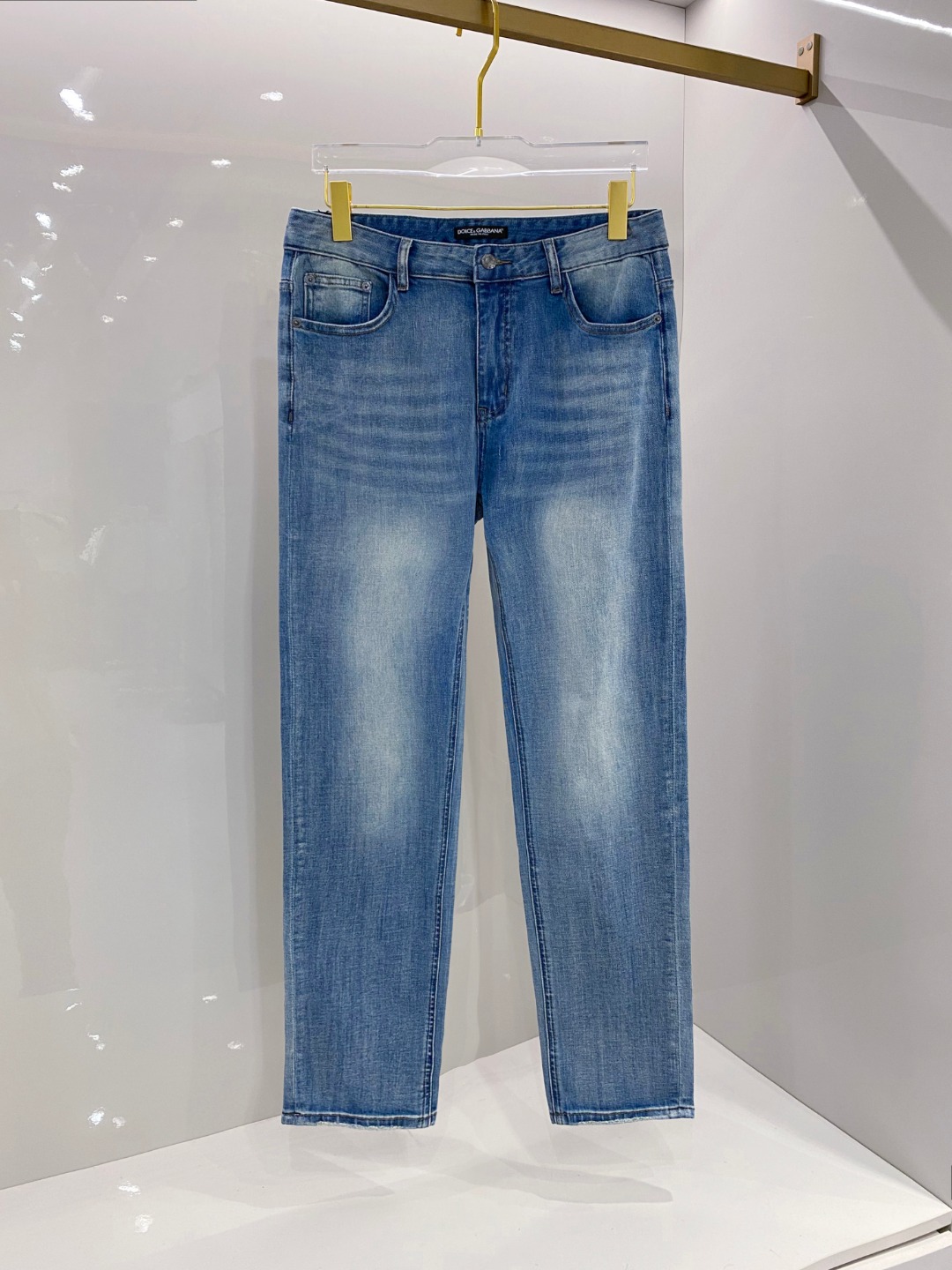 NO:521484,DG 2025 autumn and winter new men's casual jeans, top quality!  Channel orders are sold simultaneously on the official website!  !  Original customized denim cotton material!  Suitable for casual/formal outfits ~ the best for daily commuting!  !  Size 29-38 (no 3537), jeans,alexander wang19860909DG 2025秋冬新款男士休闲牛仔裤,顶级品质！渠道订单,官网同步出售！！原厂订制牛仔全棉材质！适合休闲/正装各种搭配～日常通勤的极品！！尺码29-38（没3537）,,jeans,alexander wang,Men's clothing