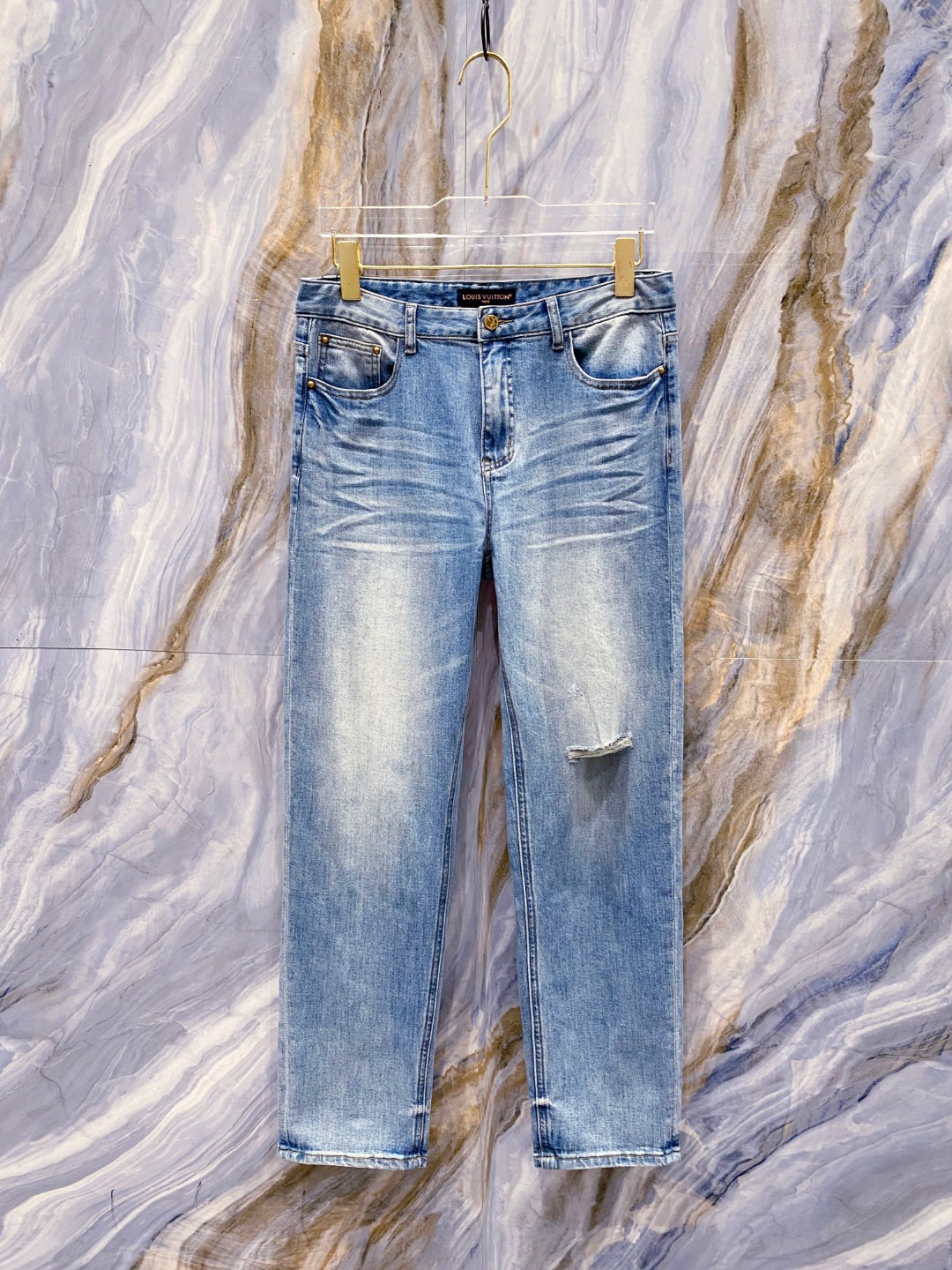 NO:505908,LV 2025 summer new men's casual jeans, top quality!  Channel orders are sold simultaneously on the official website!  !  Original customized denim cotton material!  Suitable for casual/formal outfits ~ the best for daily commuting!  !  Size 29-38 (no 3537), louis vuitton, jeans, alexander wang19860909LV 2025夏新款男士休闲牛仔裤,顶级品质！渠道订单,官网同步出售！！原厂订制牛仔全棉材质！适合休闲/正装各种搭配～日常通勤的极品！！尺码29-38（没3537）,,louis vuitton,jeans,alexander wang,Men's clothing