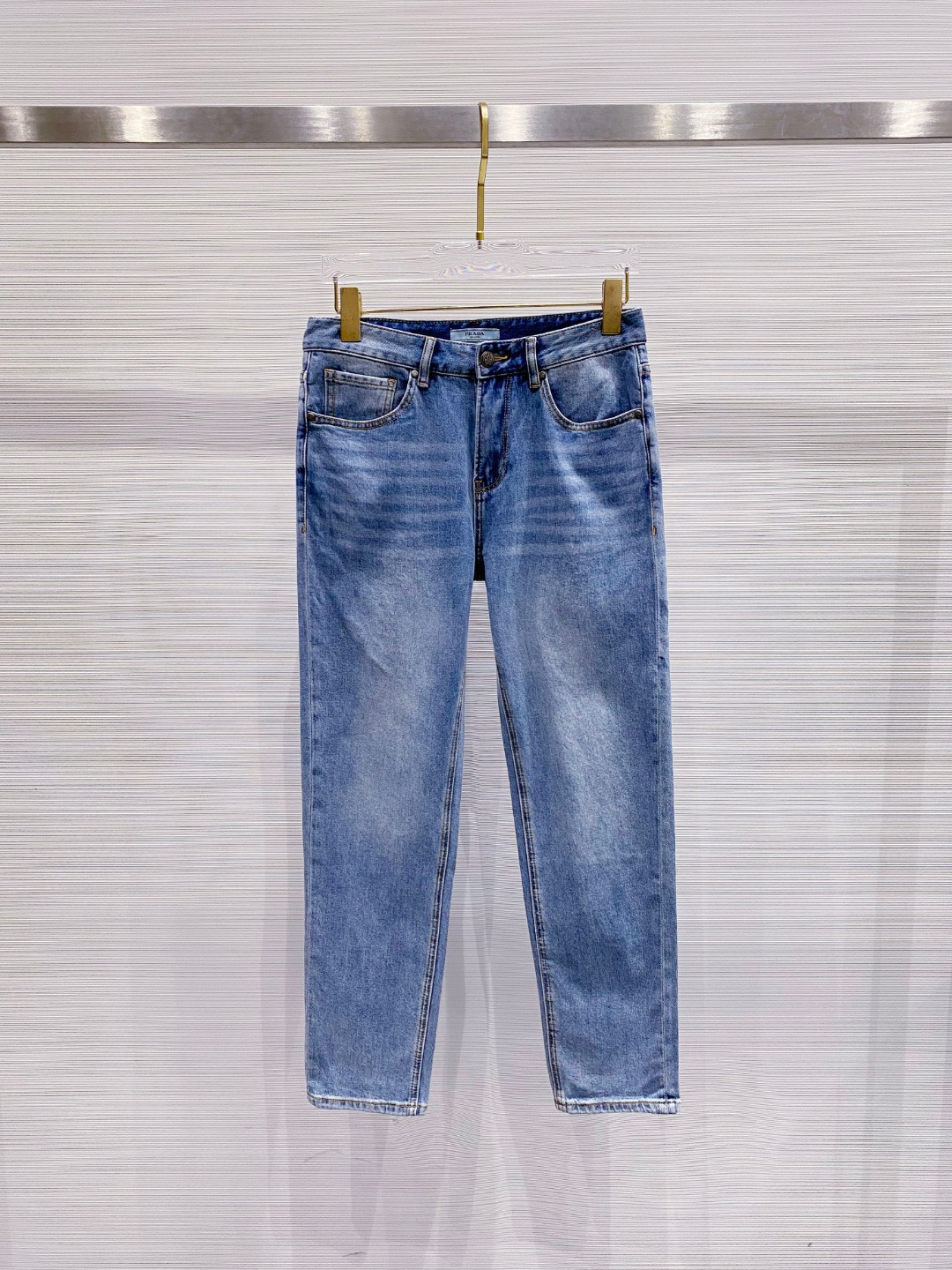 NO:412047,Prada 2025 spring and summer new men's casual jeans, top quality!  Channel orders are sold simultaneously on the official website!  !  Original customized denim cotton material!  Suitable for casual/formal outfits ~ the best for daily commuting!  !  Size 29-38 (no 3537), prada, jeans, alexander wang19860909普拉达 2025春夏新款男士休闲牛仔裤,顶级品质！渠道订单,官网同步出售！！原厂订制牛仔全棉材质！适合休闲/正装各种搭配～日常通勤的极品！！尺码29-38（没3537）,,prada,jeans,alexander wang,Men's clothing