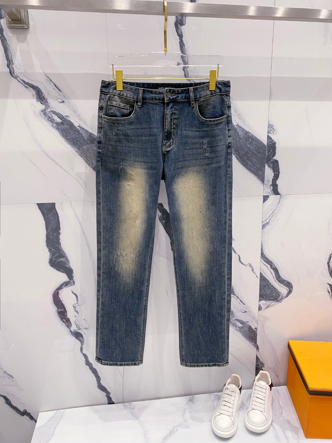 NO:482136,DG 2025 summer new men's casual jeans, top quality!  Channel orders are sold simultaneously on the official website!  !  Original customized denim cotton material!  Suitable for casual/formal outfits ~ the best for daily commuting!  !  Size 29-38 (no 3537), jeans,alexander wang19860909DG 2025夏季新款男士休闲牛仔裤,顶级品质！渠道订单,官网同步出售！！原厂订制牛仔全棉材质！适合休闲/正装各种搭配～日常通勤的极品！！尺码29-38（没3537）,,jeans,alexander wang,Men's clothing
