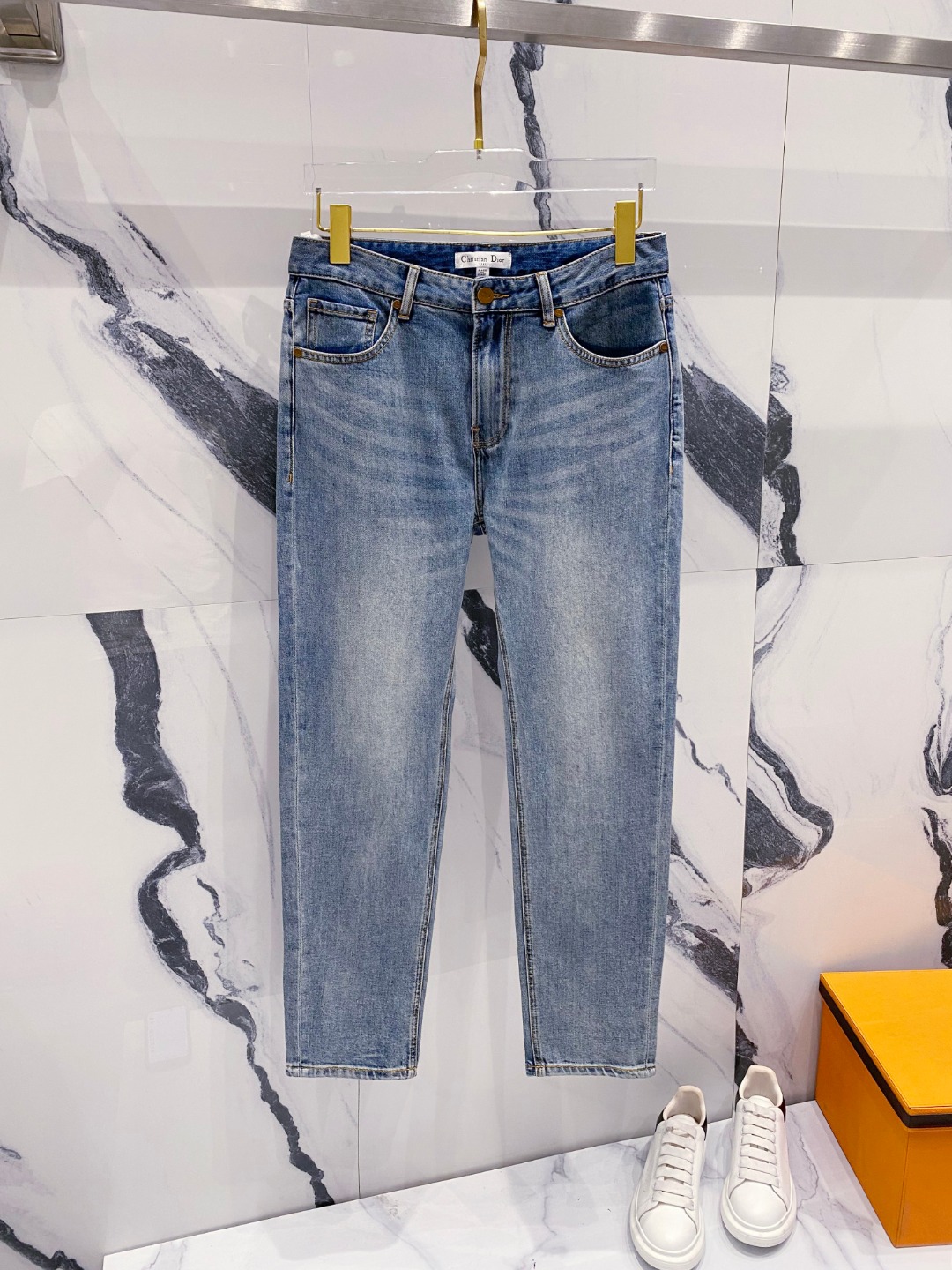 NO:482141,DG 2025 summer new men's casual jeans, top quality!  Channel orders are sold simultaneously on the official website!  !  Original customized denim cotton material!  Suitable for casual/formal outfits ~ the best for daily commuting!  !  Size 29-38 (no 3537), jeans,alexander wang19860909DG 2025夏季新款男士休闲牛仔裤,顶级品质！渠道订单,官网同步出售！！原厂订制牛仔全棉材质！适合休闲/正装各种搭配～日常通勤的极品！！尺码29-38（没3537）,,jeans,alexander wang,Men's clothing