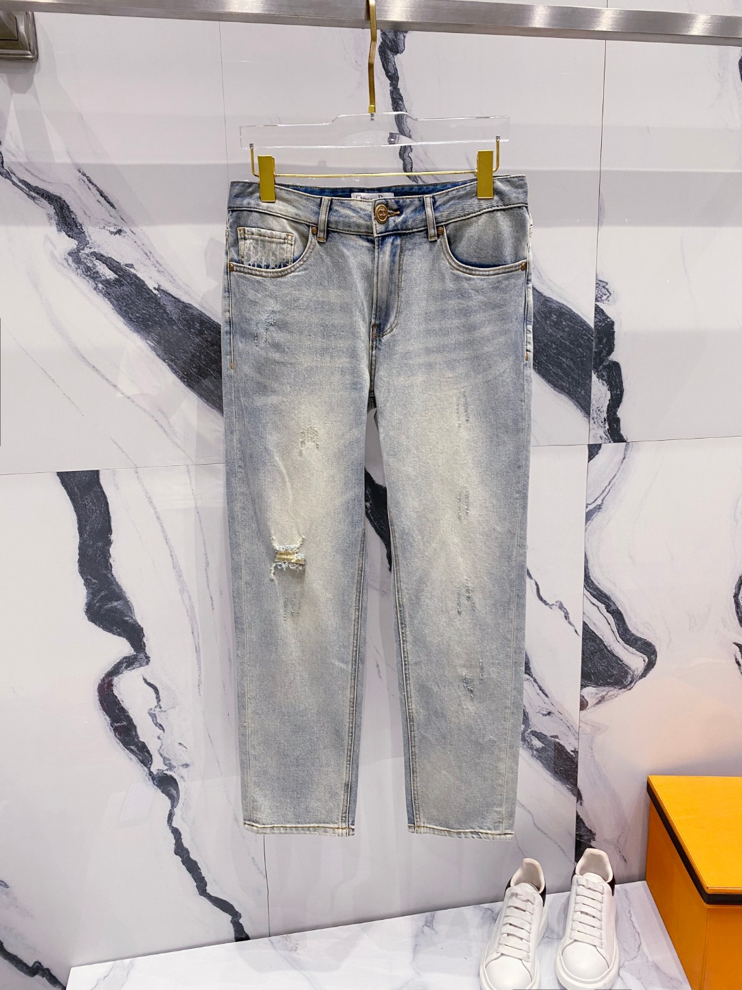 NO:482066,Dior 2025 summer new men's casual jeans, top quality!  Channel orders are sold simultaneously on the official website!  !  Original customized denim cotton material!  Suitable for casual/formal outfits ~ the best for daily commuting!  !  Size 29-38 (no 3537), Dior, jeans, alexander wang19860909迪奥 2025夏季新款男士休闲牛仔裤,顶级品质！渠道订单,官网同步出售！！原厂订制牛仔全棉材质！适合休闲/正装各种搭配～日常通勤的极品！！尺码29-38（没3537）,,dior,jeans,alexander wang,Men's clothing