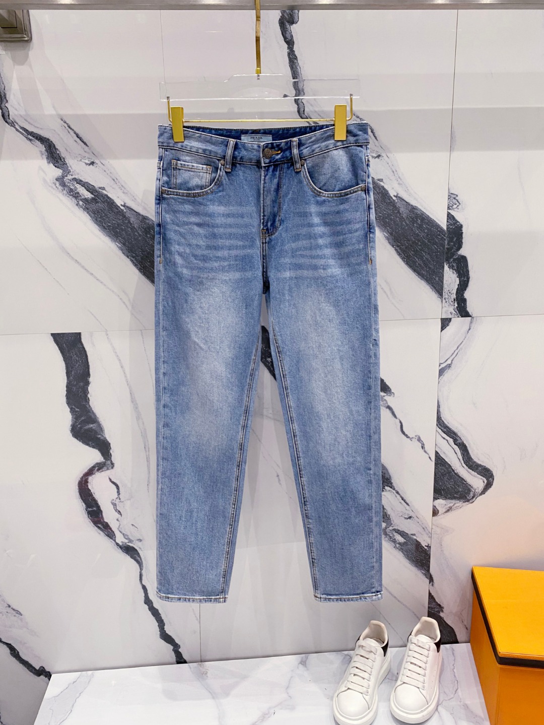 NO:482081,Prada 2025 summer new men's casual jeans, top quality!  Channel orders are sold simultaneously on the official website!  !  Original customized denim cotton material!  Suitable for casual/formal outfits ~ the best for daily commuting!  !  Size 29-38 (no 3537), prada, jeans, alexander wang19860909普拉达 2025夏季新款男士休闲牛仔裤,顶级品质！渠道订单,官网同步出售！！原厂订制牛仔全棉材质！适合休闲/正装各种搭配～日常通勤的极品！！尺码29-38（没3537）,,prada,jeans,alexander wang,Men's clothing