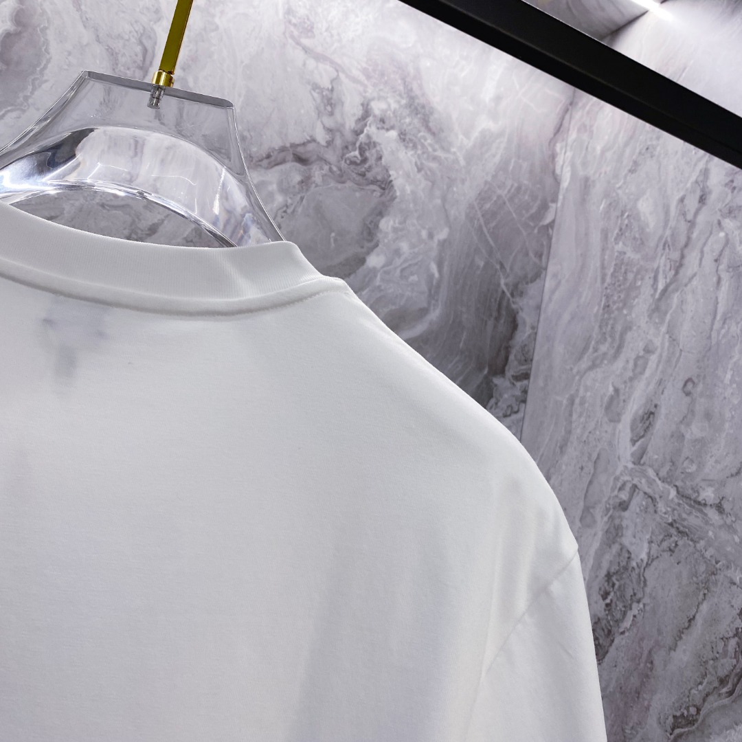 罗意威 夏装新款男女同款👫短袖T恤，！定制专属纯棉面料，定制原版工艺螺纹，胸前重工字母logo工艺设计！