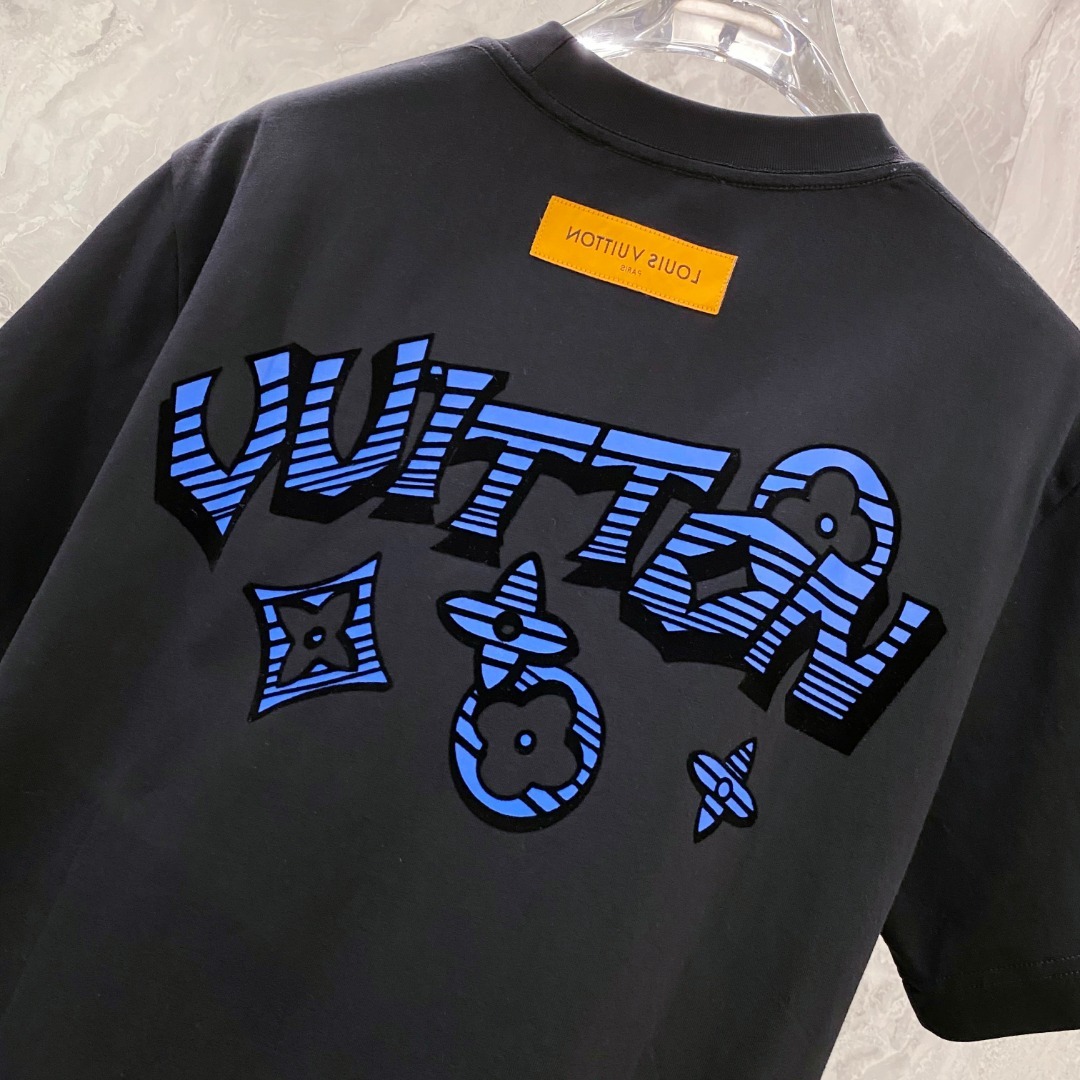 LV 2025夏装新款男女同款👫短袖T恤,!定制专属纯棉面料,定制原版工艺螺纹,胸前重工字母logo工