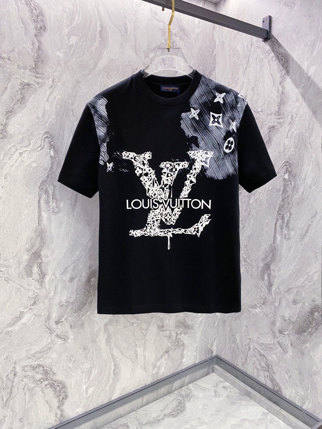  LV 2025夏装新款男女同款👫短袖T恤，！定制专属纯棉面料，定制原版工艺螺纹，胸前重工字母logo工