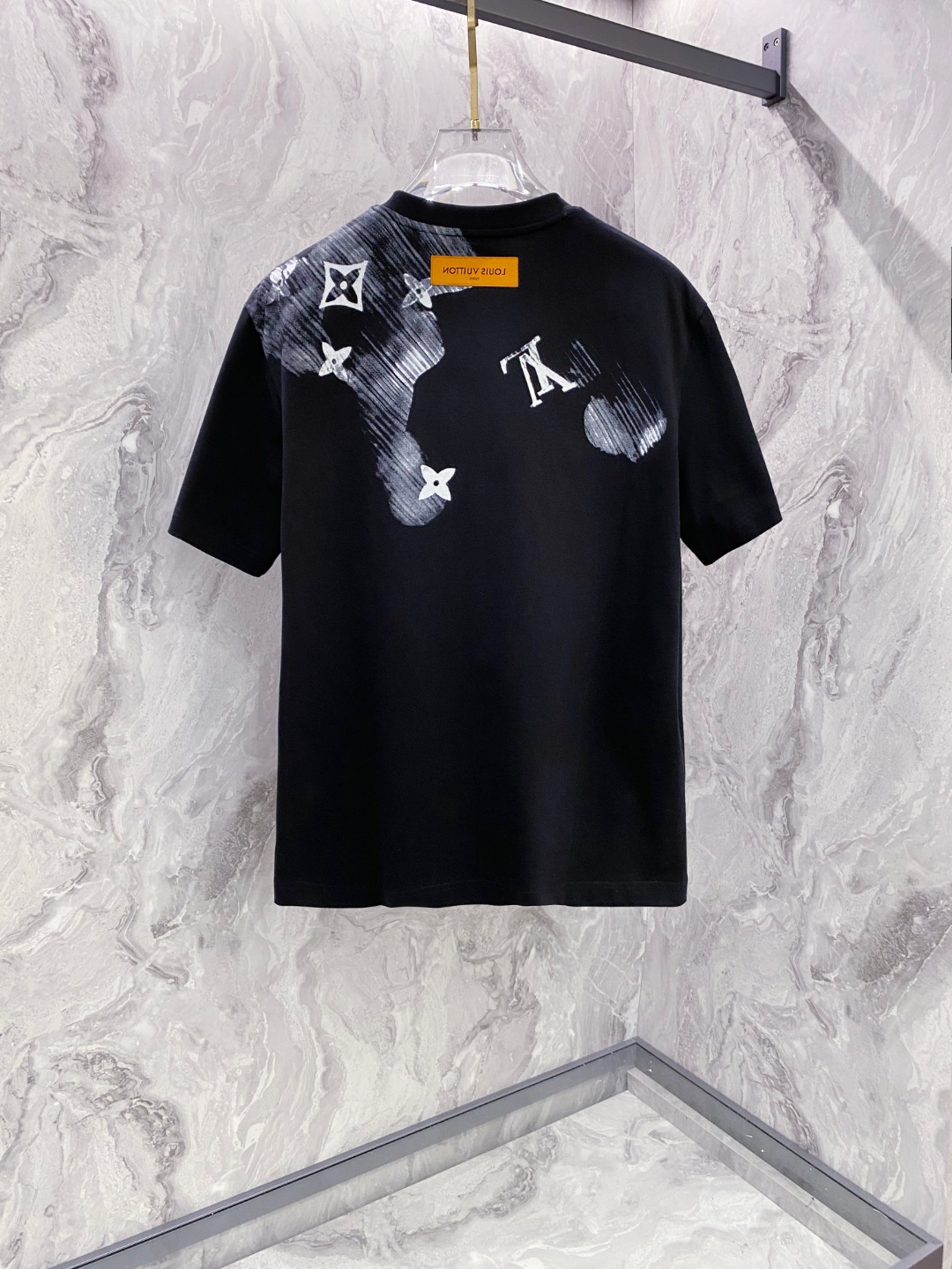  LV 2025夏装新款男女同款👫短袖T恤，！定制专属纯棉面料，定制原版工艺螺纹，胸前重工字母logo工