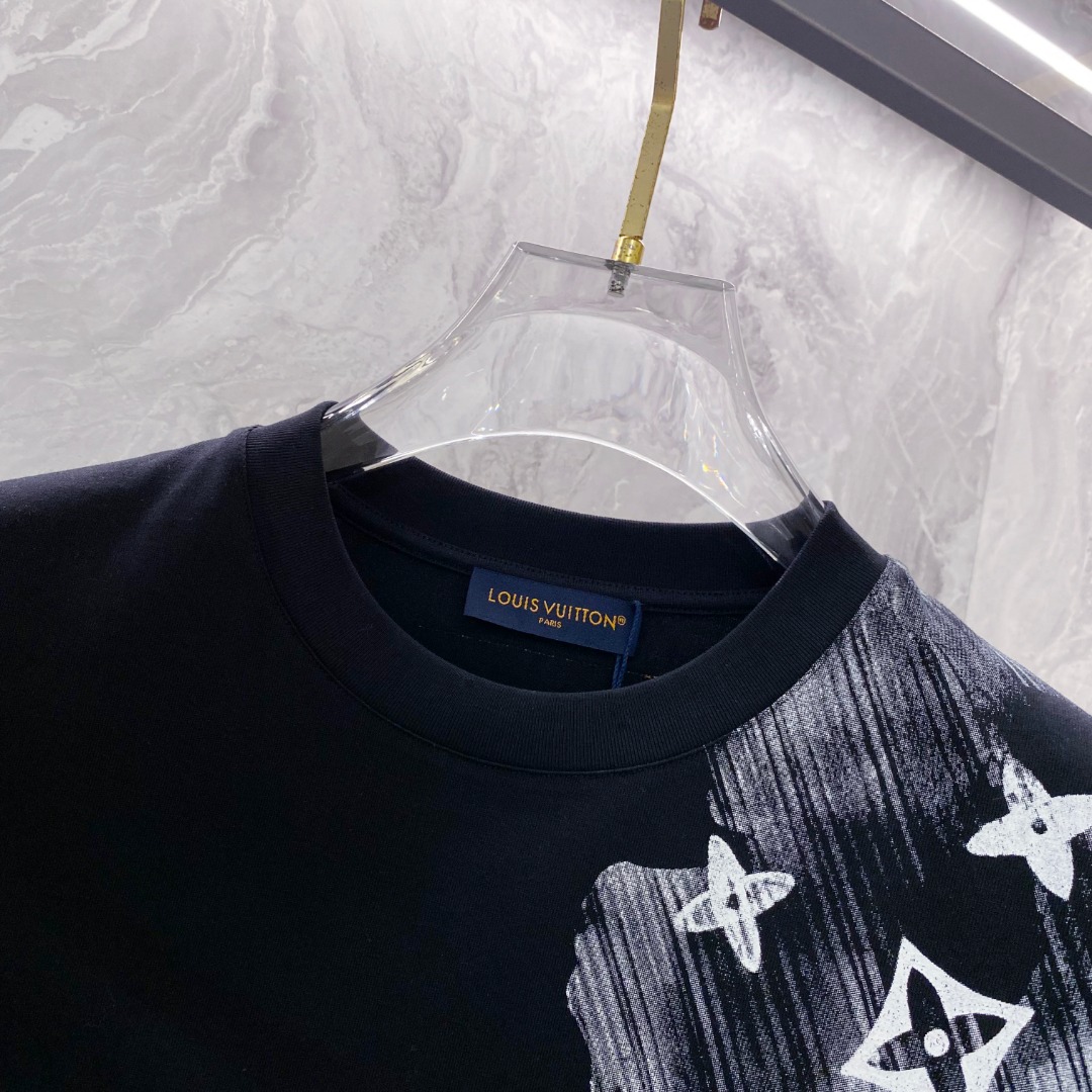  LV 2025夏装新款男女同款👫短袖T恤，！定制专属纯棉面料，定制原版工艺螺纹，胸前重工字母logo工