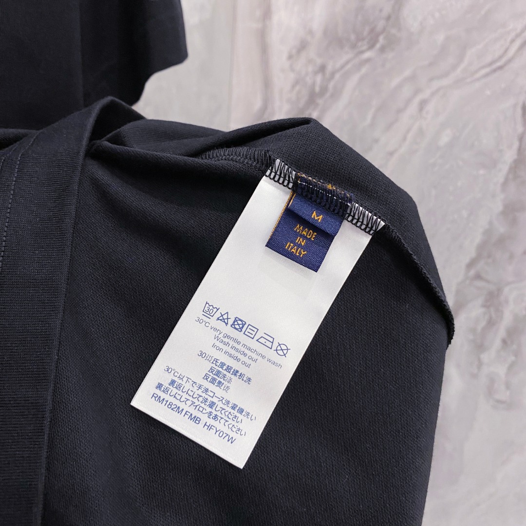 LV 2025夏装新款男女同款👫短袖T恤，！定制专属纯棉面料，定制原版工艺螺纹，胸前重工字母logo工