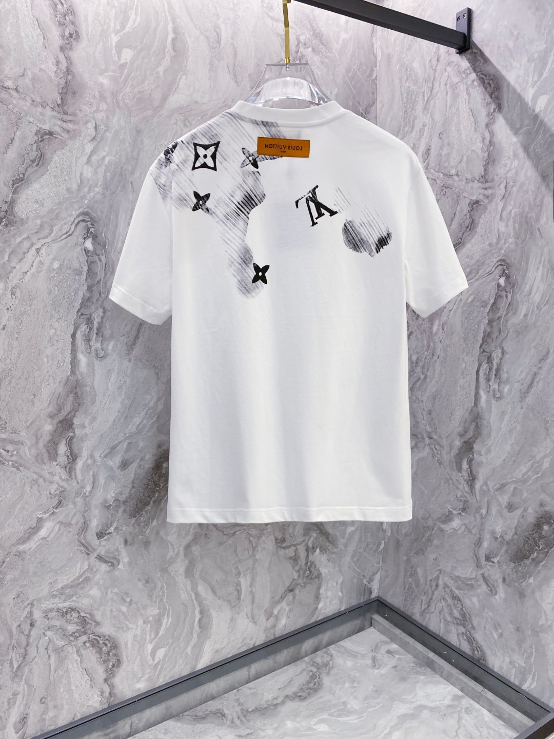 LV 2025夏装新款男女同款👫短袖T恤,!定制专属纯棉面料,定制原版工艺螺纹,胸前重工字母logo工