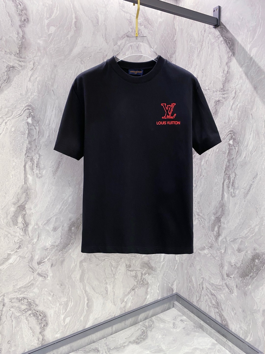 LV 2025夏装新款男女同款👫短袖T恤,!定制专属纯棉面料,定制原版工艺螺纹,胸前重工字母logo工