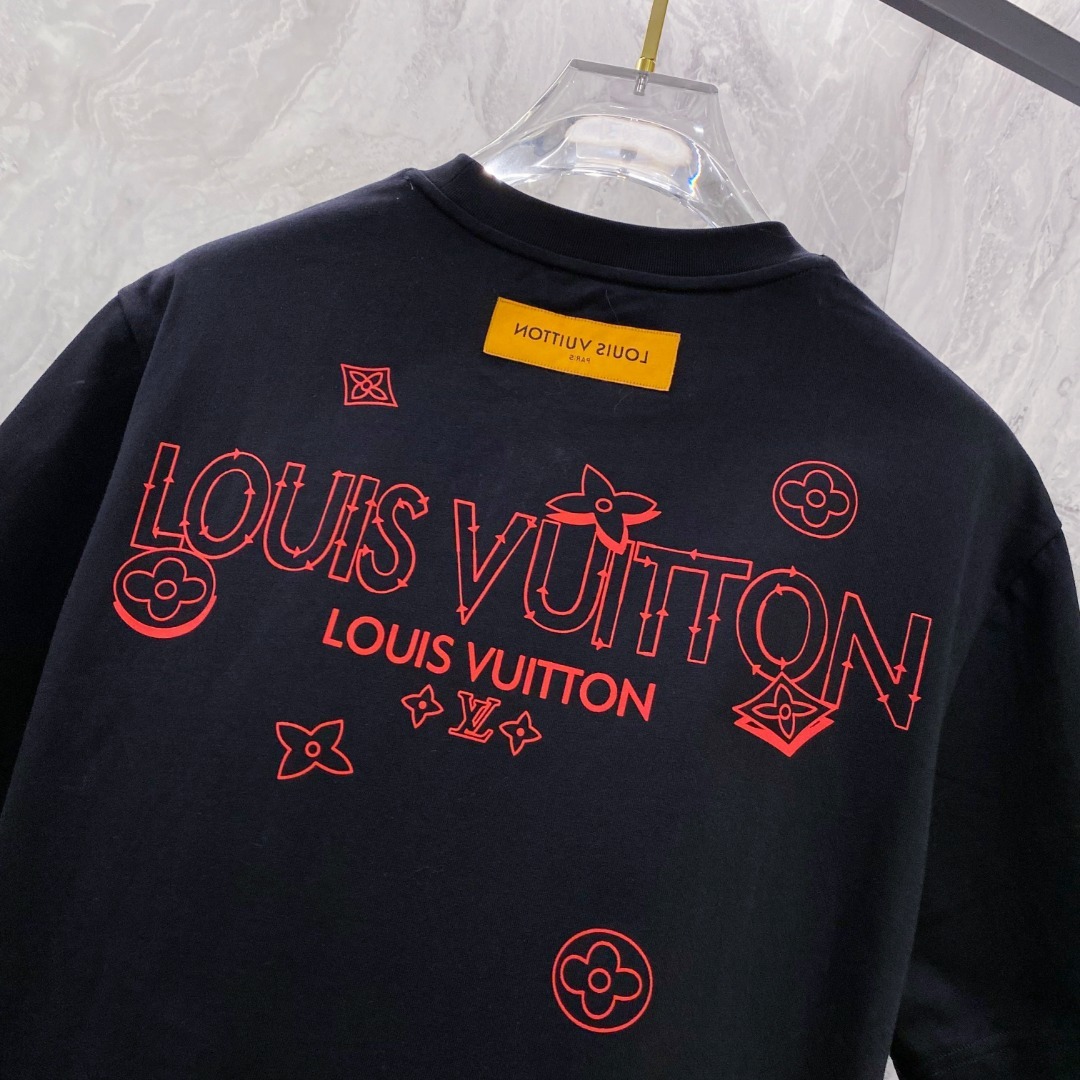 LV 2025夏装新款男女同款👫短袖T恤,!定制专属纯棉面料,定制原版工艺螺纹,胸前重工字母logo工