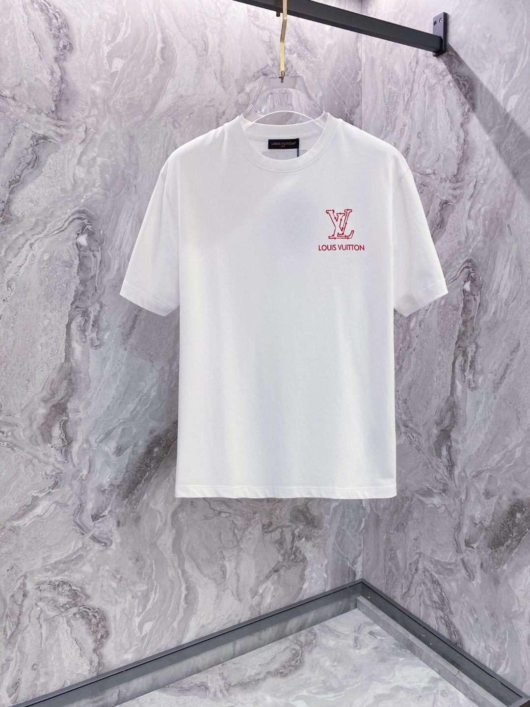  LV 2025夏装新款男女同款👫短袖T恤，！定制专属纯棉面料，定制原版工艺螺纹，胸前重工字母logo工