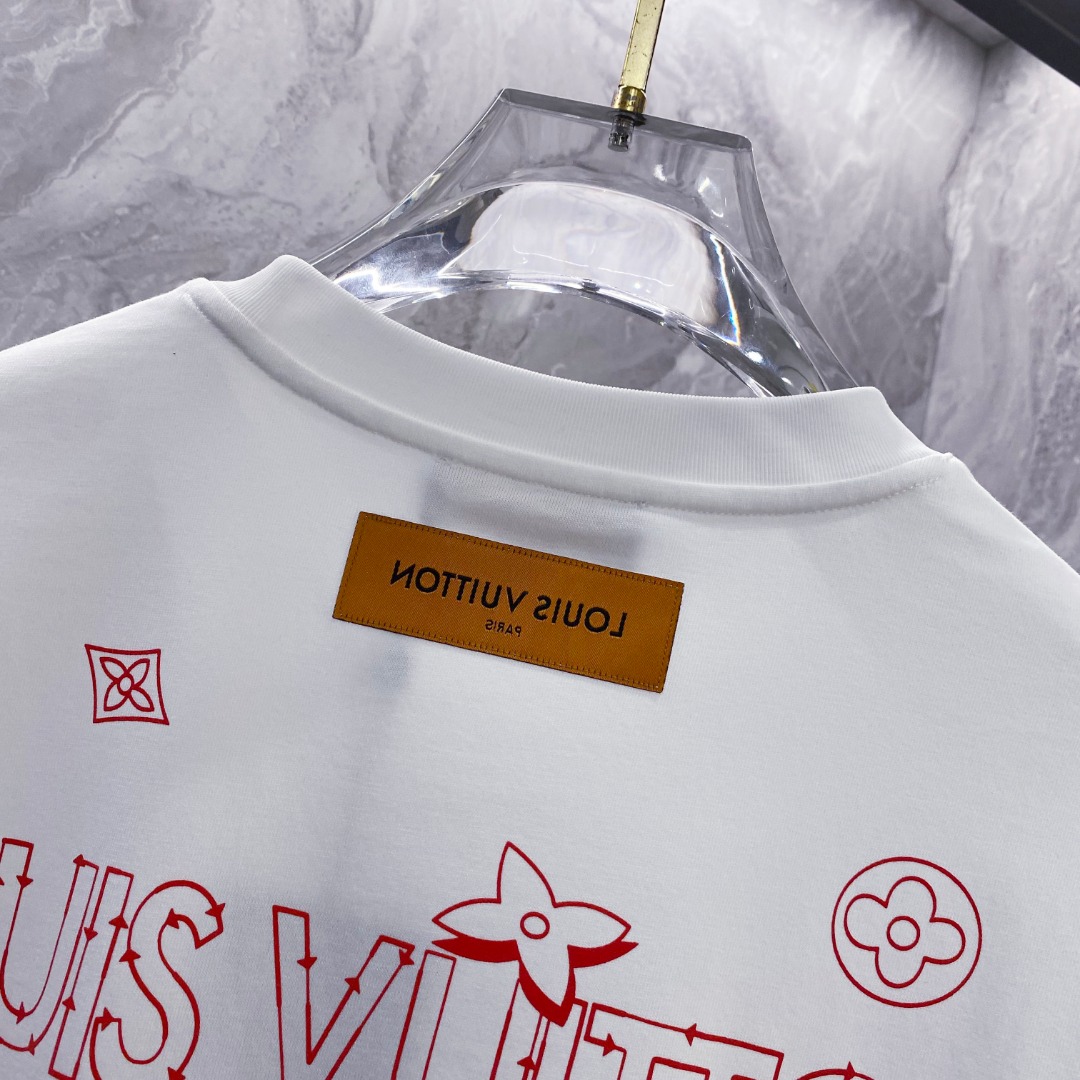  LV 2025夏装新款男女同款👫短袖T恤，！定制专属纯棉面料，定制原版工艺螺纹，胸前重工字母logo工
