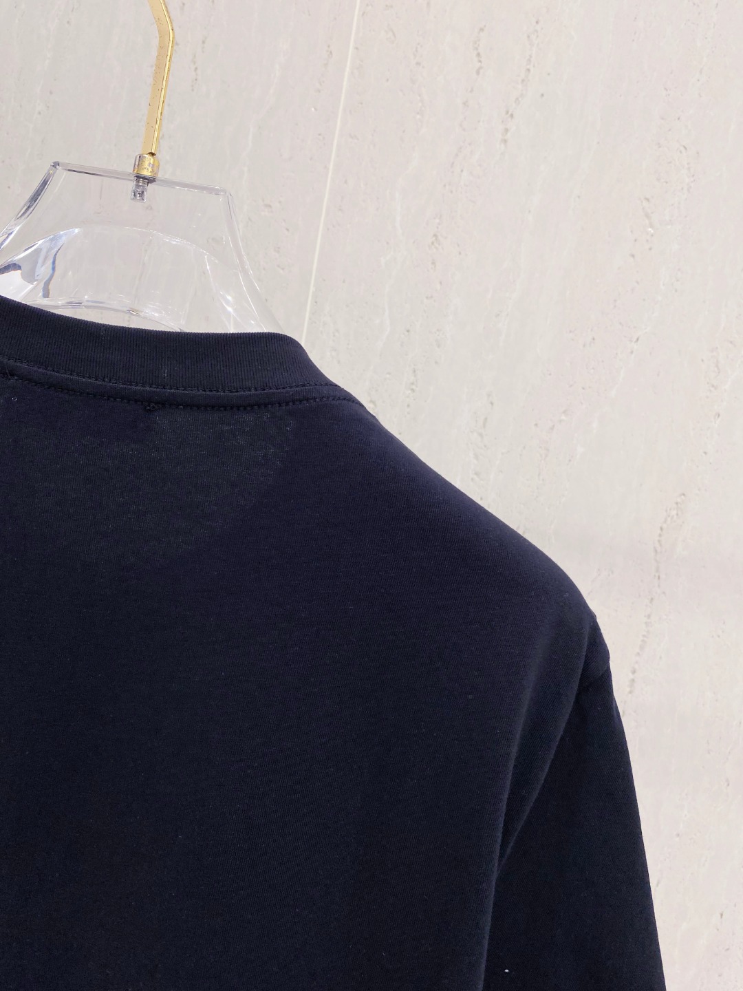 芬*Fendi 25SS春夏新款首发专柜最新款短袖圆领T恤 高端订制 设计前卫时尚！品牌logo重工艺设