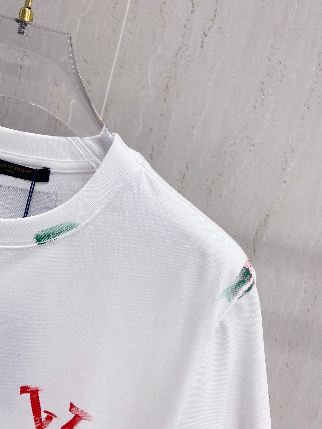 路易威*1V 25SS春夏新款首发专柜最新款短袖圆领T恤 手绘高端订制 设计前卫时尚！品牌logo重工艺