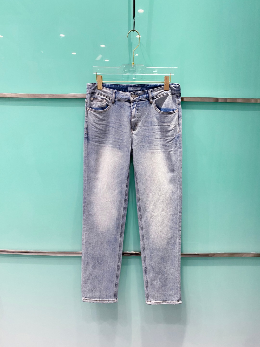 NO:485591,Prada 2025 summer new men's casual jeans, top quality!  Channel orders are sold simultaneously on the official website!  !  Original customized denim cotton material!  Suitable for casual/formal outfits ~ the best for daily commuting!  !  Size 29-38 (no 3537), prada, jeans, alexander wang19860909普拉达 2025夏新款男士休闲牛仔裤,顶级品质！渠道订单,官网同步出售！！原厂订制牛仔全棉材质！适合休闲/正装各种搭配～日常通勤的极品！！尺码29-38（没3537）,,prada,jeans,alexander wang,Men's clothing