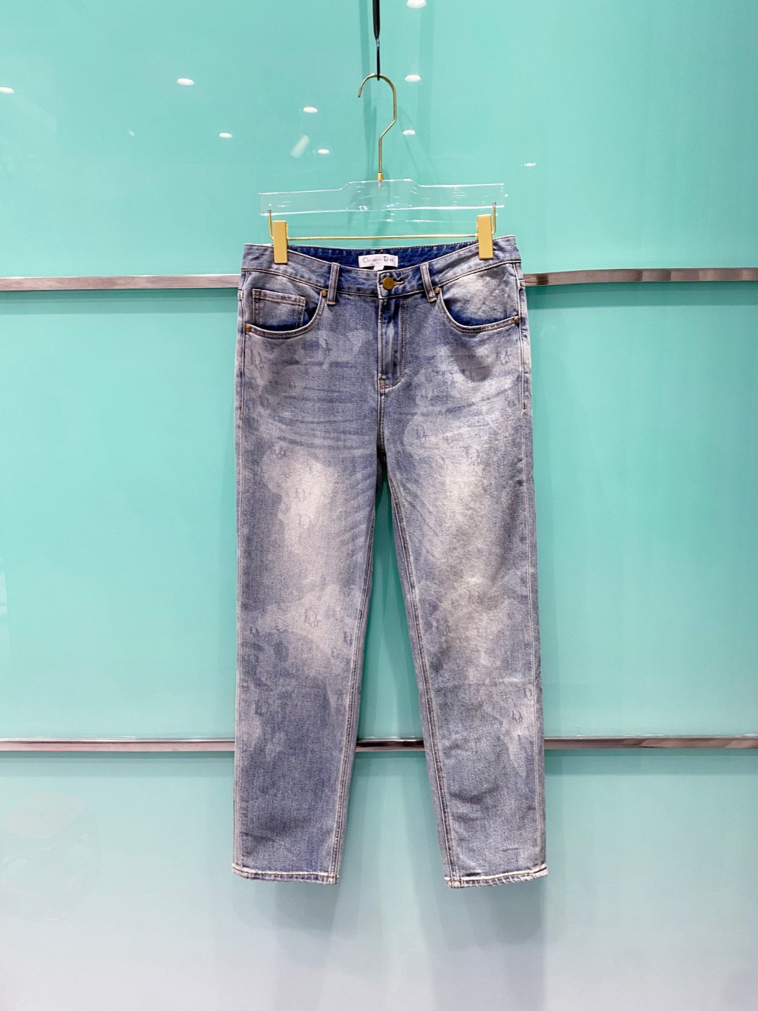 NO:485561,Dior 2025 summer new men's casual jeans, top quality!  Channel orders are sold simultaneously on the official website!  !  Original customized denim cotton material!  Suitable for casual/formal outfits ~ the best for daily commuting!  !  Size 29-38 (no 3537), Dior, jeans, alexander wang19860909迪奥 2025夏新款男士休闲牛仔裤,顶级品质！渠道订单,官网同步出售！！原厂订制牛仔全棉材质！适合休闲/正装各种搭配～日常通勤的极品！！尺码29-38（没3537）,,dior,jeans,alexander wang,Men's clothing