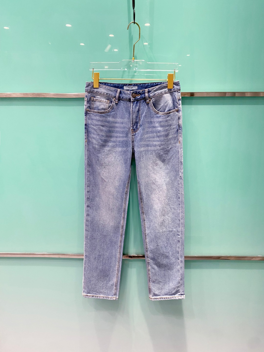 NO:418857,Prada 2025 summer new men's casual jeans, top quality!  Channel orders are sold simultaneously on the official website!  !  Original customized denim cotton material!  Suitable for casual/formal outfits ~ the best for daily commuting!  !  Size 29-38 (no 3537), prada, jeans, alexander wang19860909普拉达 2025夏新款男士休闲牛仔裤,顶级品质！渠道订单,官网同步出售！！原厂订制牛仔全棉材质！适合休闲/正装各种搭配～日常通勤的极品！！尺码29-38（没3537）,,prada,jeans,alexander wang,Men's clothing