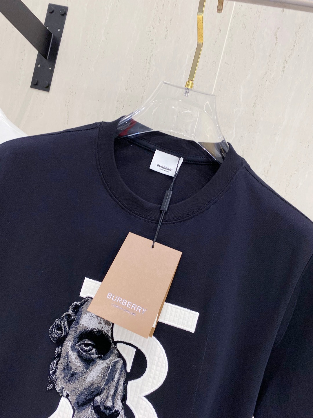 巴宝*Burberry 25SS春夏新款首发专柜最新款短袖圆领T恤 高端订制 设计前卫时尚！品牌logo