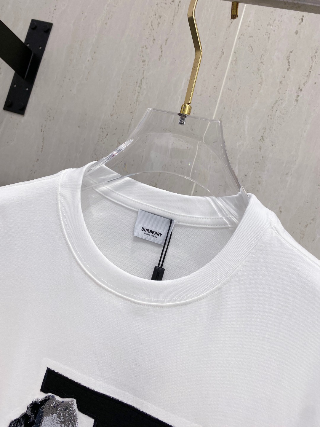 巴宝*Burberry 25SS春夏新款首发专柜最新款短袖圆领T恤 高端订制 设计前卫时尚！品牌logo