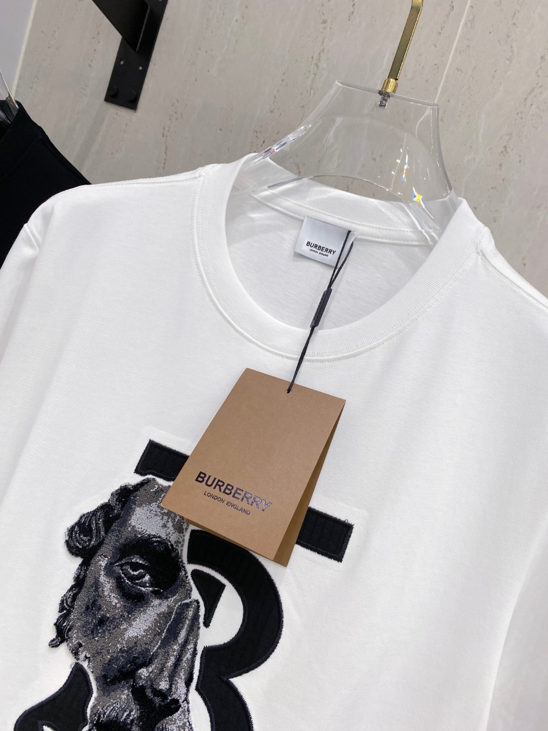 巴宝*Burberry 25SS春夏新款首发专柜最新款短袖圆领T恤 高端订制 设计前卫时尚！品牌logo