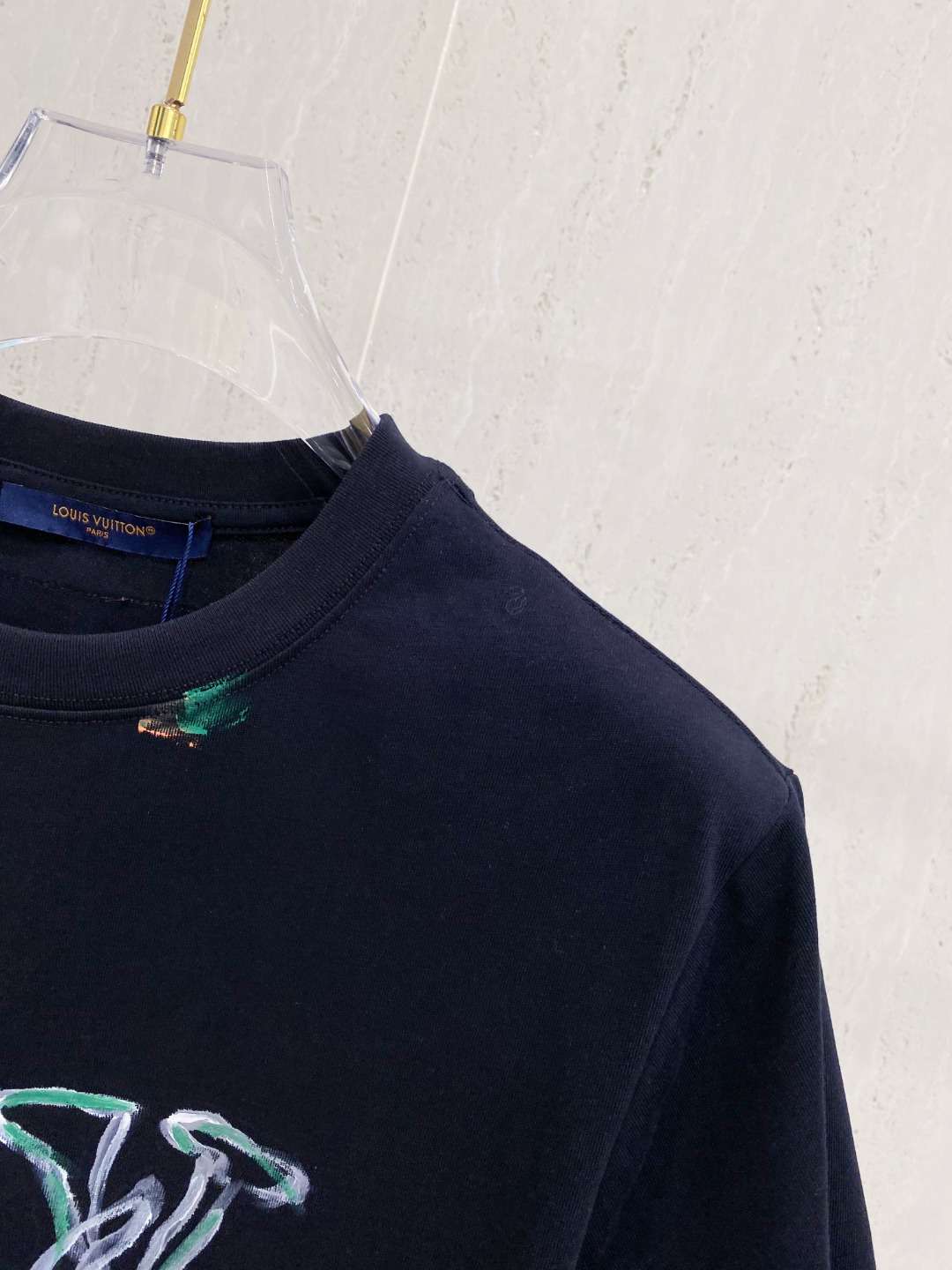 路易威*1V 25SS春夏新款首发专柜最新款短袖圆领T恤 高端订制 设计前卫时尚！品牌logo重工艺设计