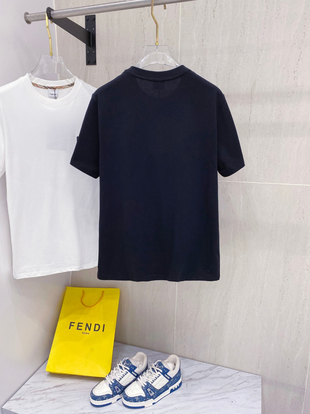 巴宝*Burberry 25SS春夏新款首发专柜最新款短袖圆领T恤 高端订制 设计前卫时尚！品牌logo