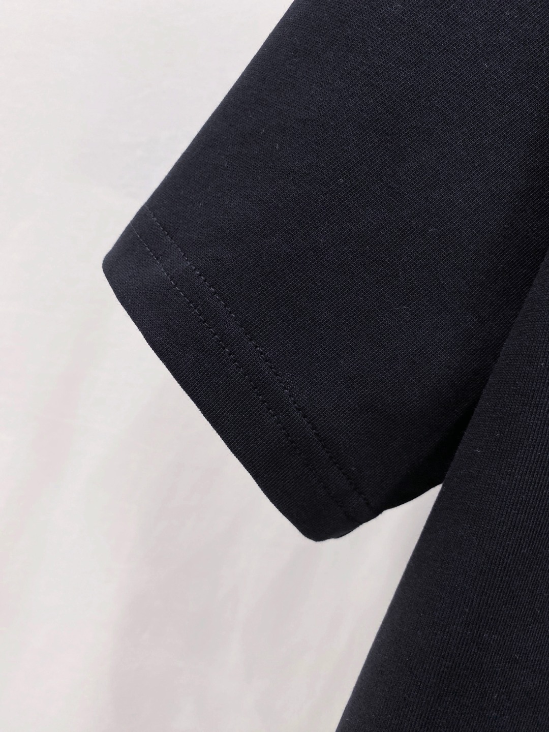 巴宝*Burberry 25SS春夏新款首发专柜最新款短袖圆领T恤 高端订制 设计前卫时尚！品牌logo