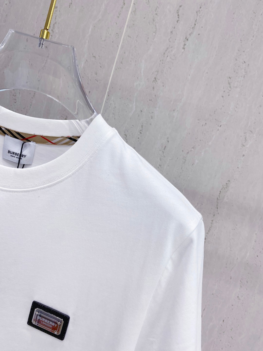 巴宝*Burberry 25SS春夏新款首发专柜最新款短袖圆领T恤 高端订制 设计前卫时尚！品牌logo