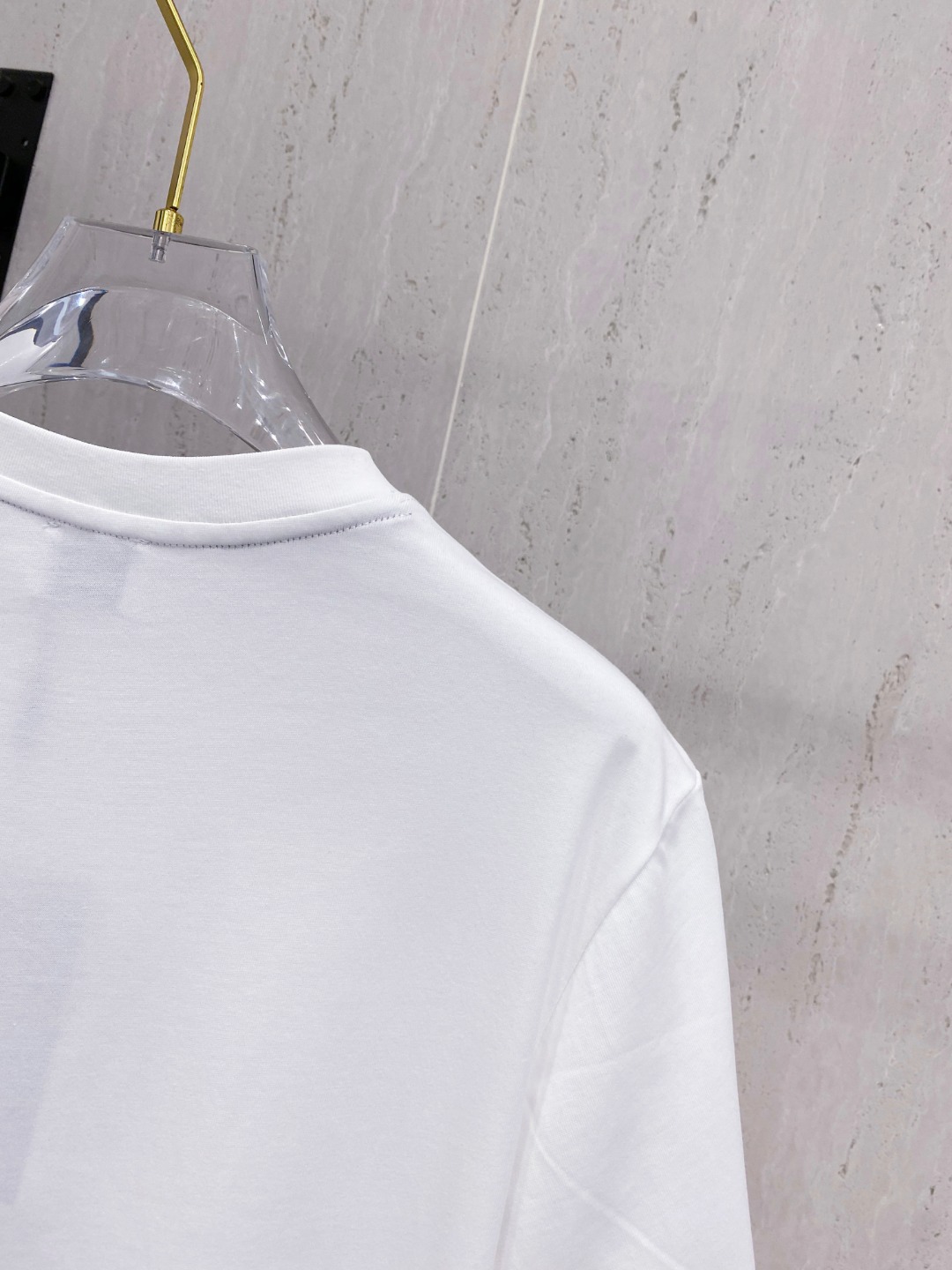 巴宝*Burberry 25SS春夏新款首发专柜最新款短袖圆领T恤 高端订制 设计前卫时尚！品牌logo