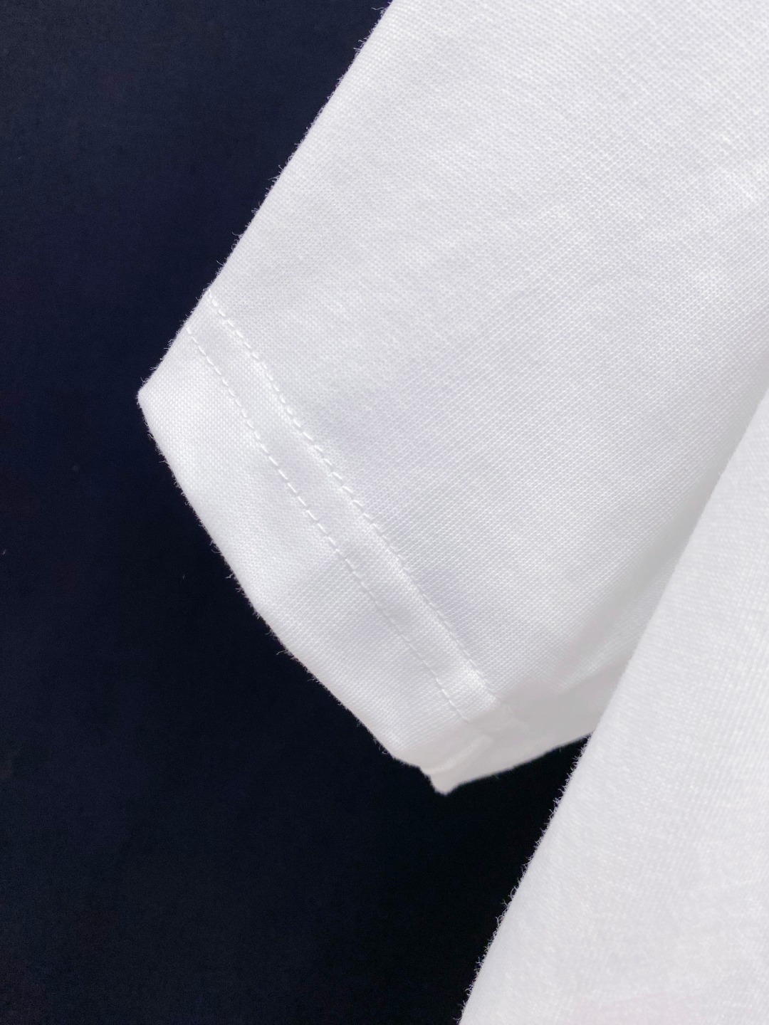 巴宝*Burberry 25SS春夏新款首发专柜最新款短袖圆领T恤 高端订制 设计前卫时尚！品牌logo