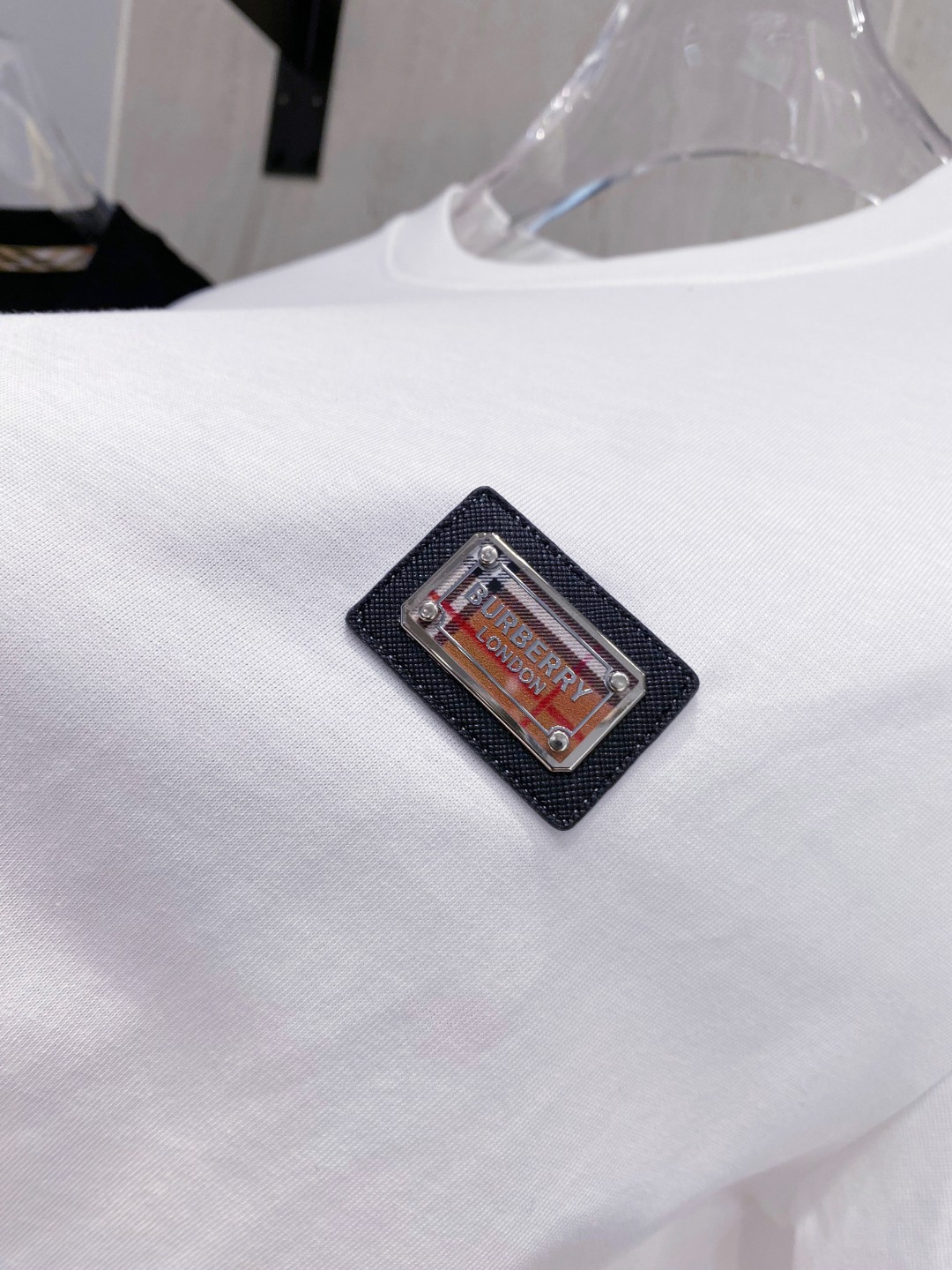 巴宝*Burberry 25SS春夏新款首发专柜最新款短袖圆领T恤 高端订制 设计前卫时尚！品牌logo