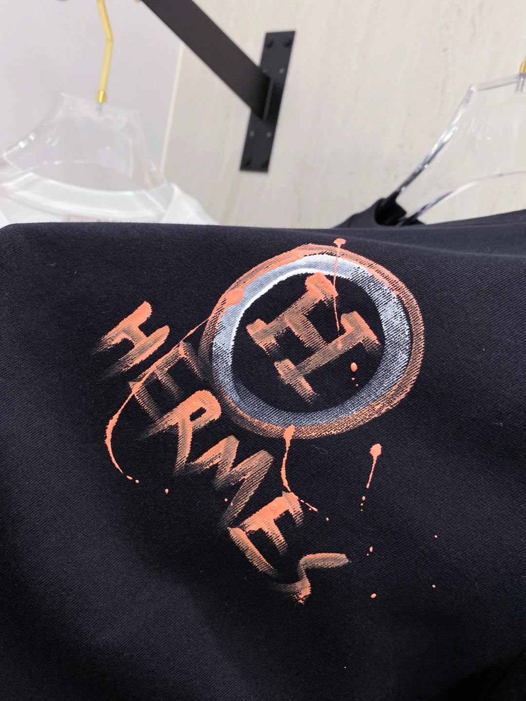 爱马*Hermes 25SS春夏新款首发专柜最新款短袖圆领T恤 手绘高端订制 设计前卫时尚！品牌logo