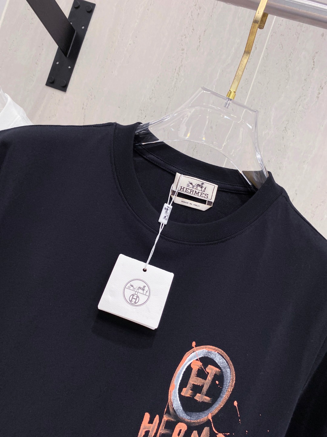 爱马*Hermes 25SS春夏新款首发专柜最新款短袖圆领T恤 手绘高端订制 设计前卫时尚！品牌logo