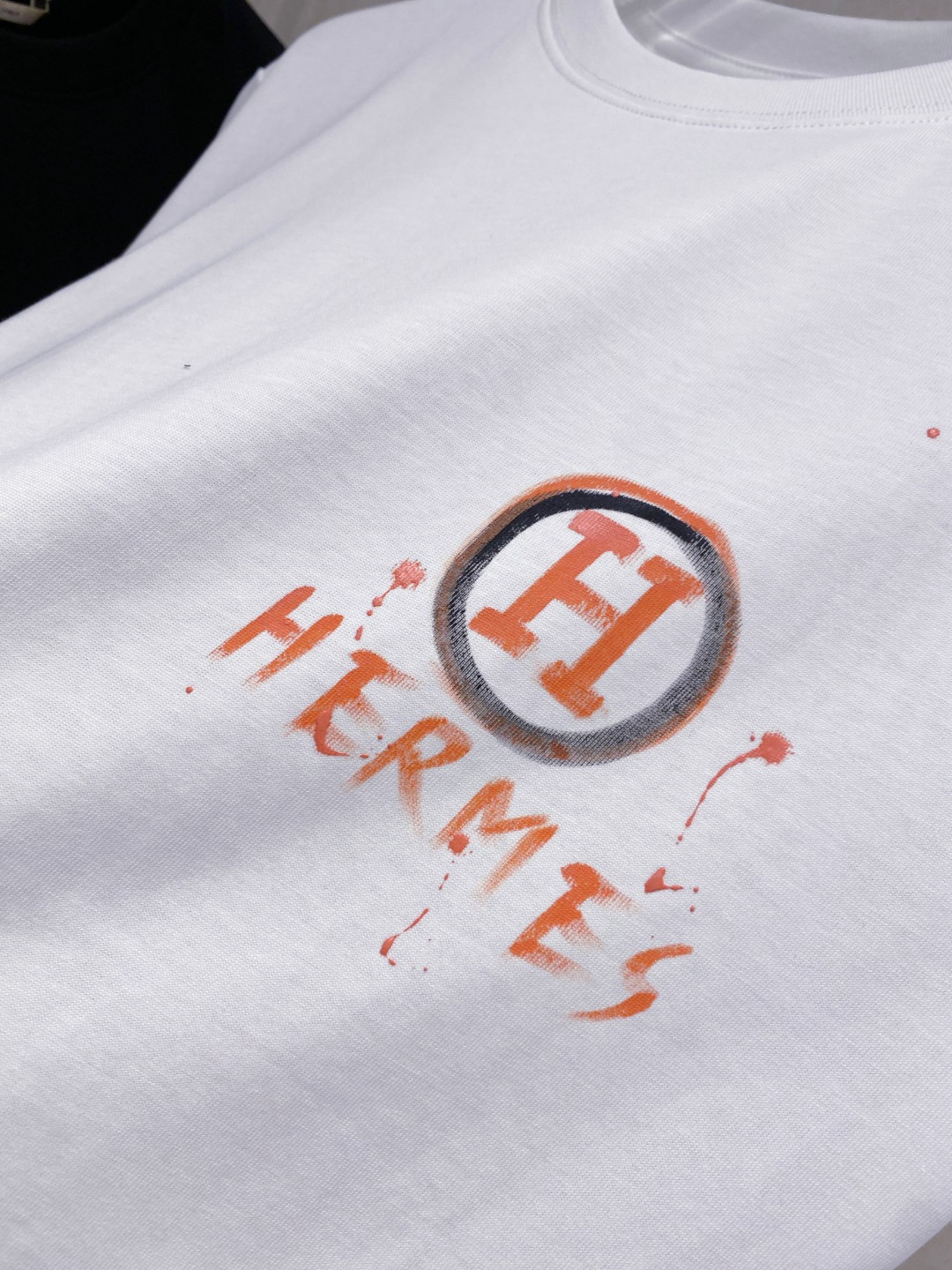 爱马*Hermes 25SS春夏新款首发专柜最新款短袖圆领T恤 手绘高端订制 设计前卫时尚！品牌logo